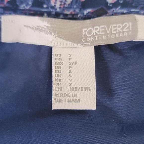 Forever 21 Contemporary Abstract Peasant Dress - Picture 7 of 7